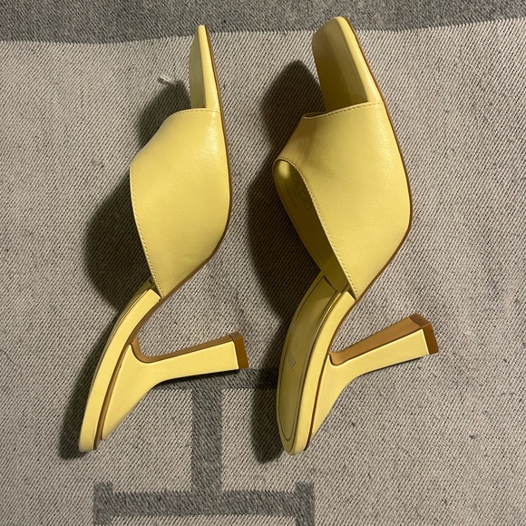 Zara yellow slip on heels - Picture 2 of 5